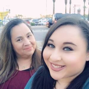 Meet your Posher, Leticia